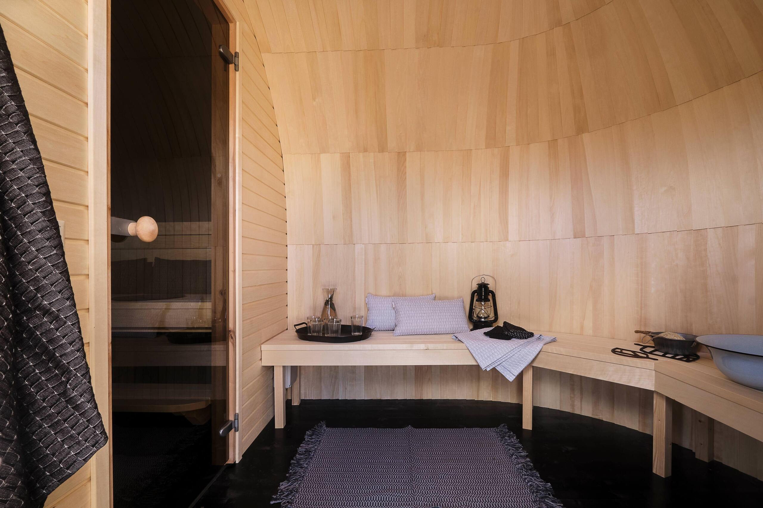 Iglucraft Double Iglusauna 4-6 Person Luxury Outdoor Sauna Cabin
