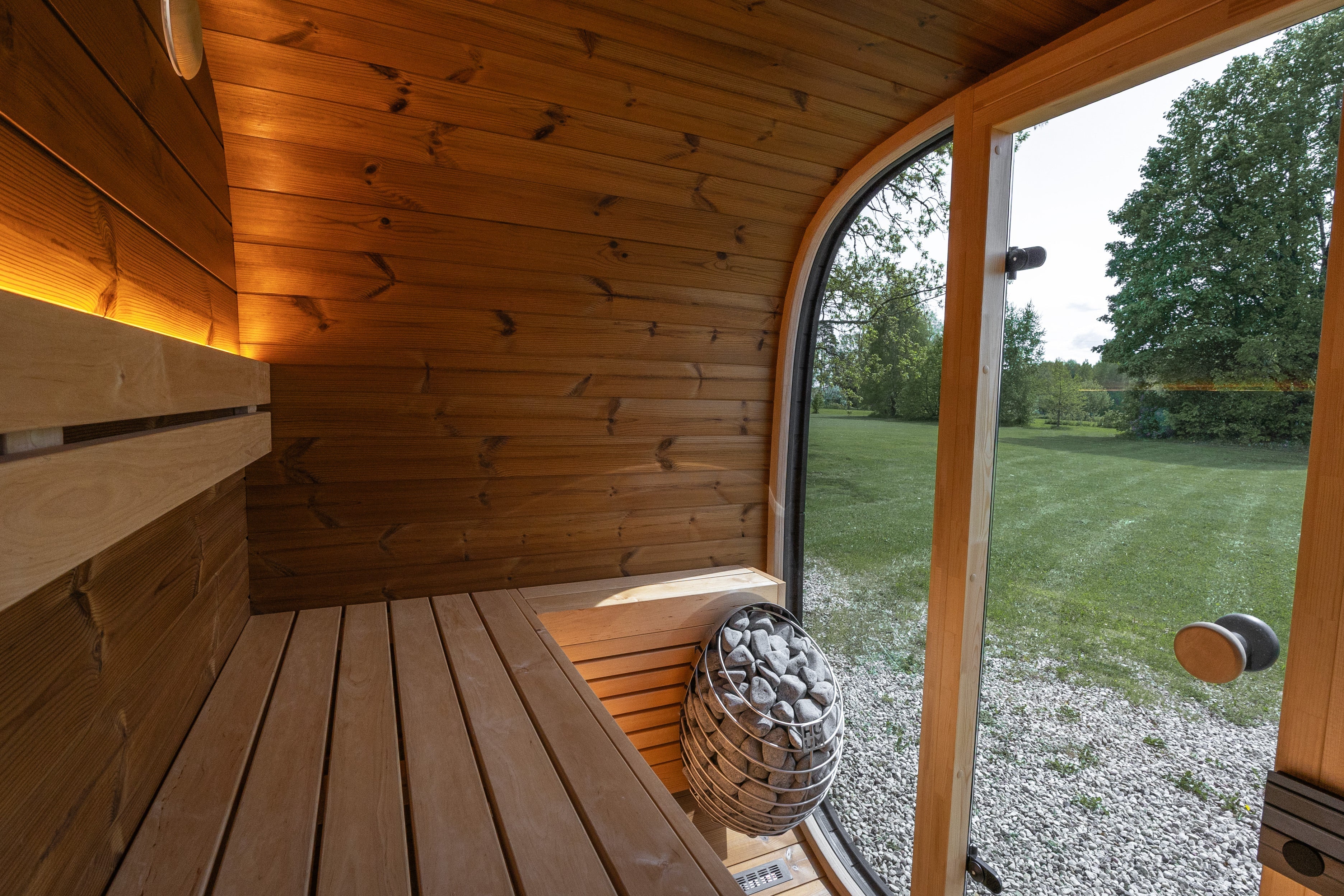 Leil Black Cube Classic 4 Person Outdoor Sauna Kit