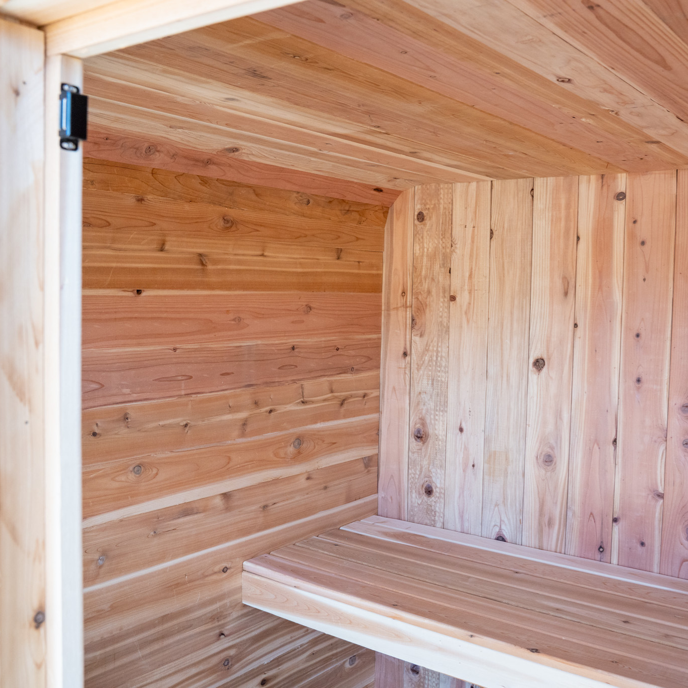 The Erik 4-Person Outdoor Sauna Pod
